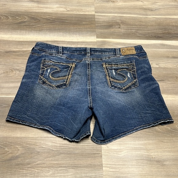 🏁 Silver jeans Suki mid denim short size 26 PLUS - Picture 7 of 8